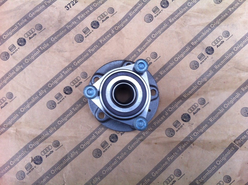 8V0498625A