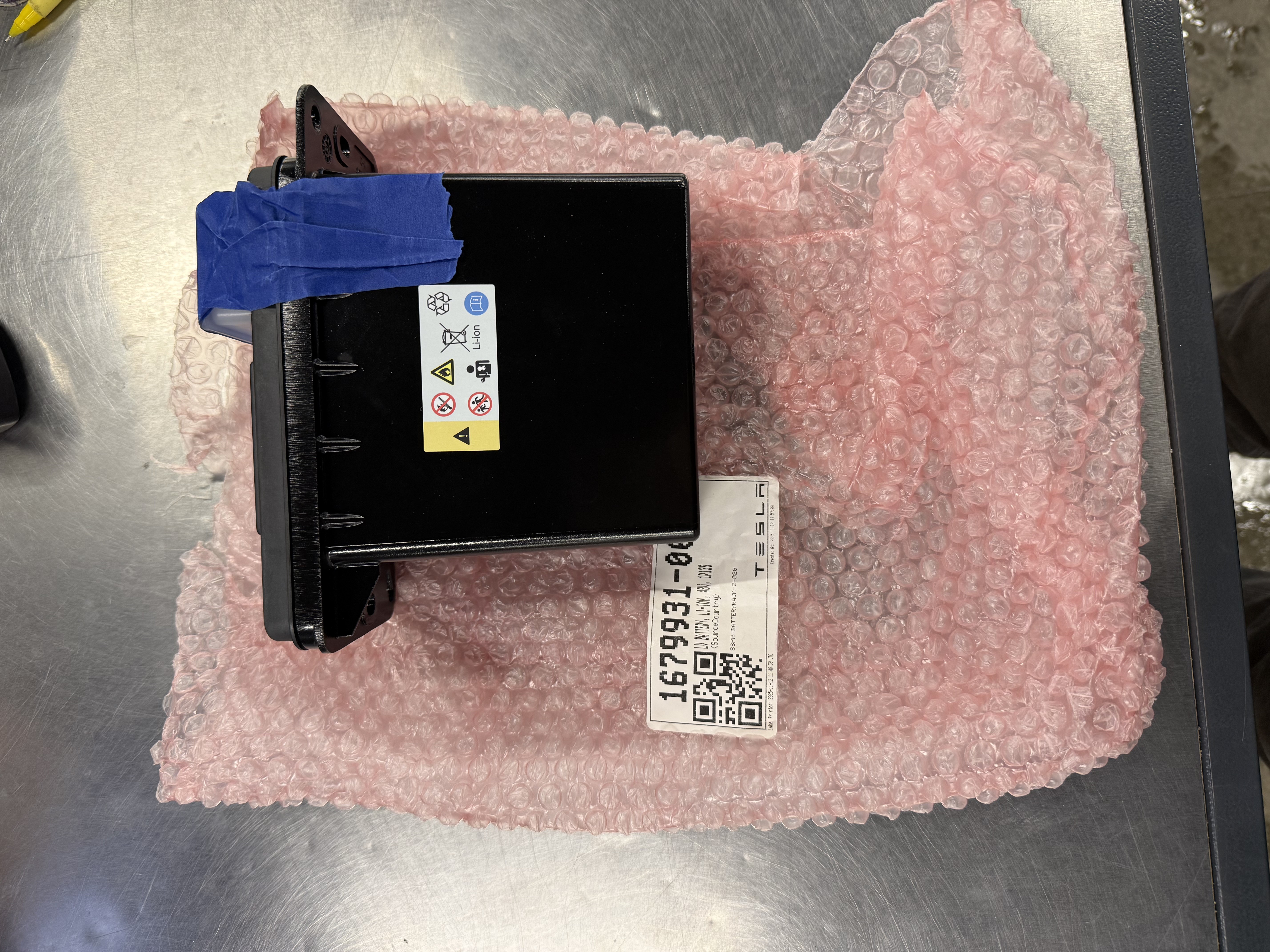 Акумулятор 1679931-00-F, 1679931-99-E, 1679931-00-D, 1679931-00-E, 41.6V LI-ION Low Volatge Tesla Cybertruck